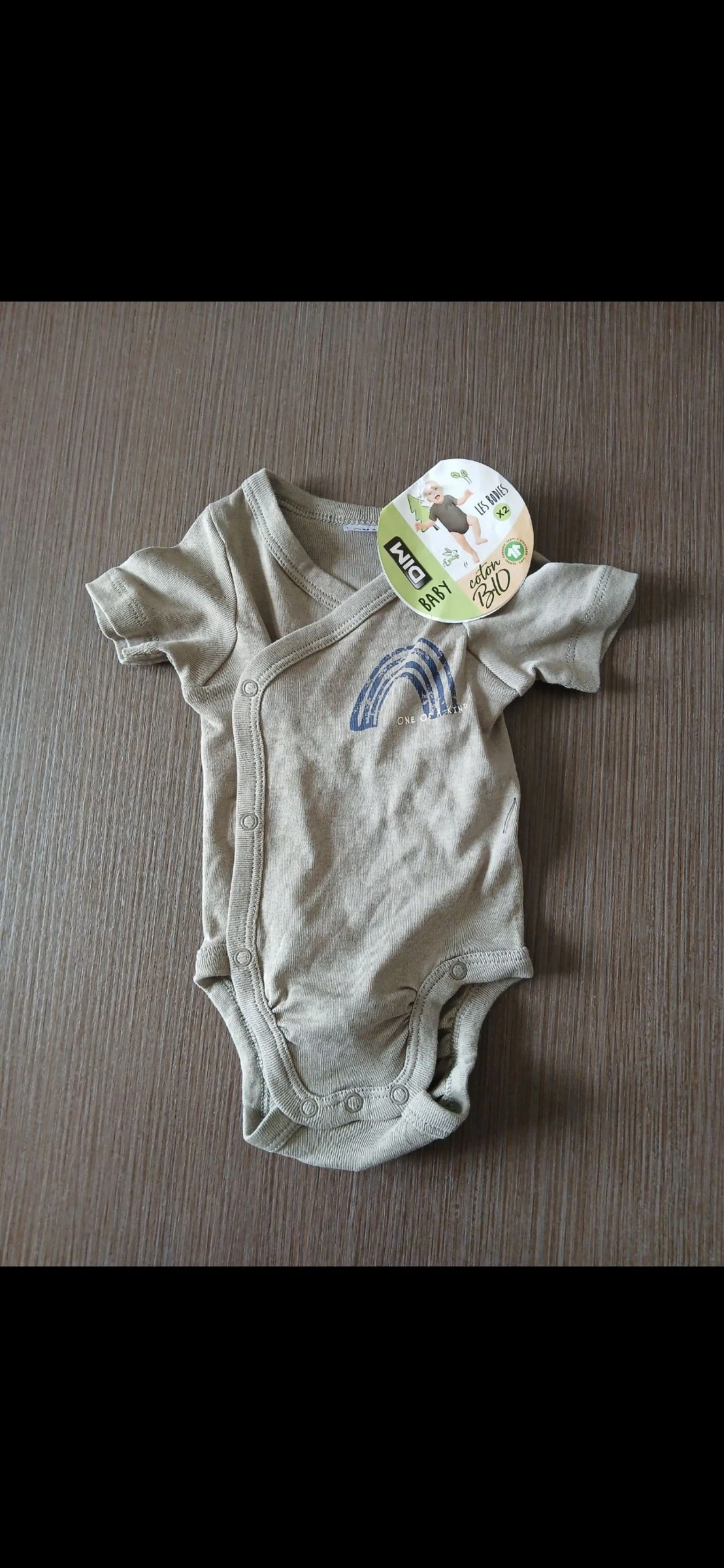 Bodies manches courtes dim 56 cm 1 mois